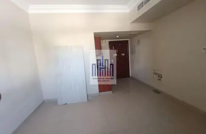 Apartment - 1 Bathroom for rent in Fire Station Road - Muwaileh - Sharjah