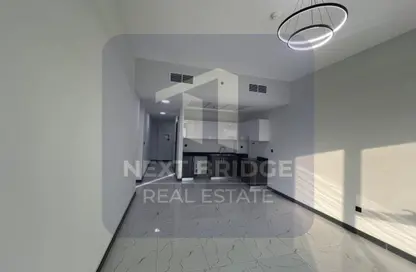 شقة - 2 غرف نوم - 2 حمامات للايجار في برج روكان A - برج روكان - روكان - دبي لاند - دبي