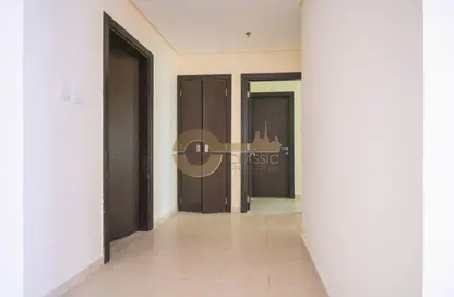 Hall / Corridor image for: Apartment - 2 Bedrooms - 3 Bathrooms for rent in Mazaya 28 - Queue Point - Dubai Land - Dubai, Image 1