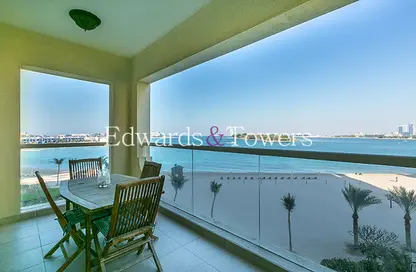 Apartment - 2 Bedrooms - 3 Bathrooms for rent in Al Hatimi - Shoreline Apartments - Palm Jumeirah - Dubai