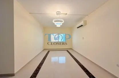 Apartment - 3 Bedrooms - 3 Bathrooms for rent in Al Dafeinah - Asharej - Al Ain