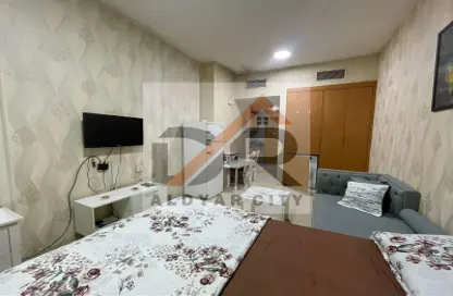 شقة - 1 حمام للايجار في مساكن كورنيش عجمان - طريق كورنيش عجمان - عجمان