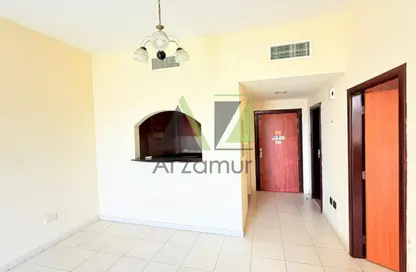 Apartment - 1 Bedroom - 2 Bathrooms for rent in University View - Dubai Silicon Oasis - Dubai