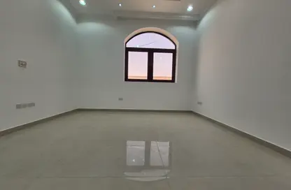 Apartment - Studio - 1 Bathroom for rent in Shakhbout City - Abu Dhabi