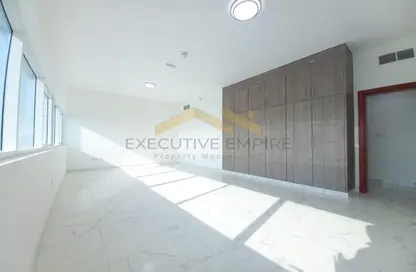 Empty Room image for: Apartment - 2 Bedrooms - 2 Bathrooms for rent in Habib Bank Tower - Muroor Area - Abu Dhabi, Image 1