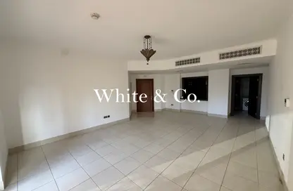 شقة - 2 غرف نوم - 2 حمامات للايجار في ينسون 5 - ينسون - دبي القديمة - وسط مدينة دبي - دبي