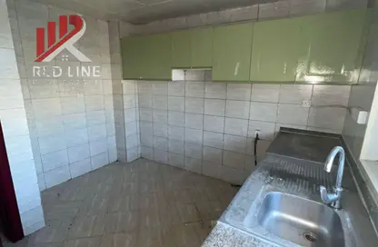 شقة - 2 غرف نوم - 2 حمامات للايجار في النباعة - الشارقة