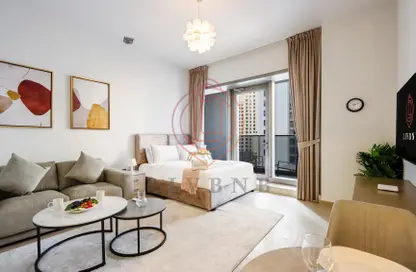 Living Room image for: Apartment - 1 Bathroom for rent in Sparkle Tower 2 - Sparkle Towers - Dubai Marina - Dubai, Image 1