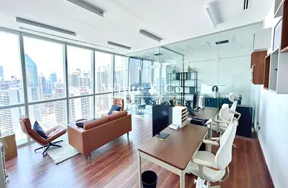 مكتب - استوديو للايجار في B2B  برج - الخليج التجاري - دبي