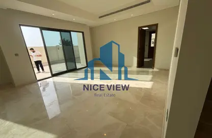 Villa - 5 Bedrooms - 6 Bathrooms for rent in Bloom Living - Zayed City (Khalifa City C) - Khalifa City - Abu Dhabi