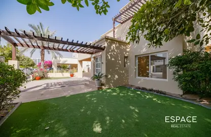Villa - 4 Bedrooms - 3 Bathrooms for rent in Meadows 1 - Meadows - Dubai