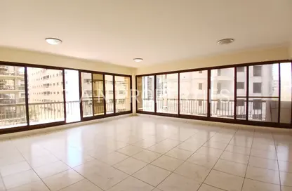 Apartment - 3 Bedrooms - 2 Bathrooms for rent in Golden Sands 2 - Mankhool - Bur Dubai - Dubai