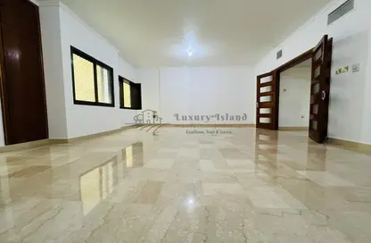 Empty Room image for: Apartment - 3 Bedrooms - 3 Bathrooms for rent in Lake View Tower - Corniche Road - Abu Dhabi, Image 1