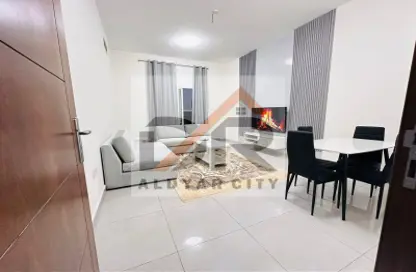 شقة - غرفة نوم - 2 حمامات للايجار في مساكن كورنيش عجمان - طريق كورنيش عجمان - عجمان