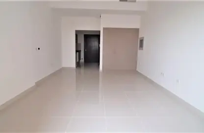 شقة - 1 حمام للايجار في الاندلسي الاسباني - مساكن القناه المائية - مدينة دبي الرياضية - دبي