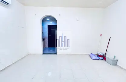 شقة - 1 حمام للايجار في طريق فاير ستاشن - مويلح - الشارقة