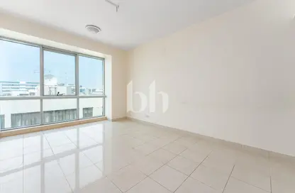 Apartment - 3 Bedrooms - 4 Bathrooms for rent in Golden Sands 2 - Mankhool - Bur Dubai - Dubai