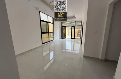 مركز أعمال - استوديو - 8 حمامات للايجار في برج الكورنيش - طريق كورنيش عجمان - عجمان