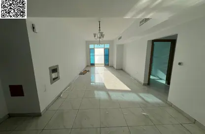 Apartment - 3 Bedrooms - 3 Bathrooms for rent in Ajman Corniche Road - Ajman
