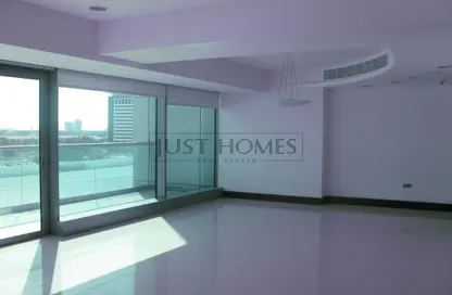 Empty Room image for: Apartment - 4 Bedrooms - 5 Bathrooms for sale in Jumeirah Living - World Trade Centre Residence - World Trade Center - Dubai, Image 1