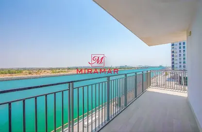 Apartment - 3 Bedrooms - 4 Bathrooms for sale in Waters Edge - Yas Island - Abu Dhabi