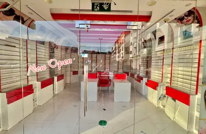 Retail - Studio - 1 Bathroom for rent in Juvenile Care Association Building - Oud Metha - Bur Dubai - Dubai