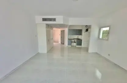 Office Space - Studio - 1 Bathroom for rent in Garhood Complex - Al Garhoud - Dubai