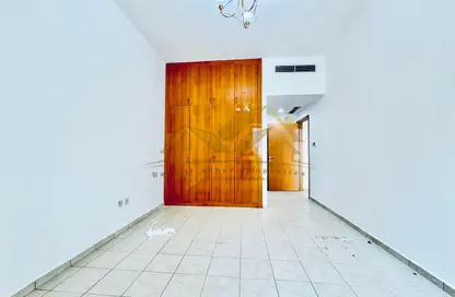 Apartment - 2 Bedrooms - 3 Bathrooms for rent in Al Karama - Dubai