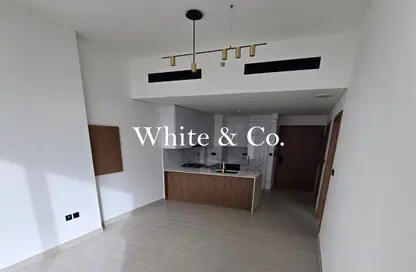 شقة - غرفة نوم - 2 حمامات للبيع في بن غاطي عنبر - منطقة 11 - قرية جميرا الدائرية - دبي شقة - غرفة نوم - 2 حمامات للبيع في بن غاطي عنبر - منطقة 11 - قرية جميرا الدائرية - دبي