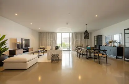 Living / Dining Room image for: Townhouse - 4 Bedrooms - 5 Bathrooms for sale in Nikki Beach Resort and Spa Dubai - Pearl Jumeirah - Jumeirah - Dubai, Image 1