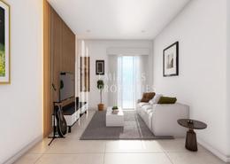 صورةغرفة المعيشة لـ: شقة - 2 غرف نوم - 3 حمامات للبيع في جاردن ريزيدنس - مدينة الإمارات - عجمان, صورة 1
