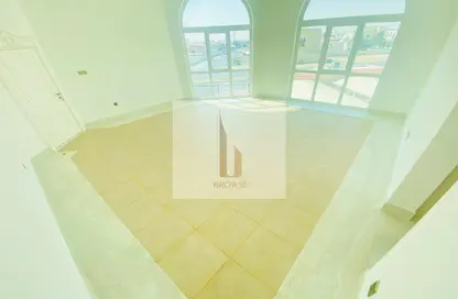 Villa - 5 Bedrooms - 6 Bathrooms for rent in Al Quoz 2 - Al Quoz - Dubai