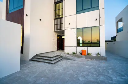 فيلا - 5 غرف نوم - 6 حمامات للبيع في الريمان - الشامخة - أبوظبي