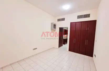 Apartment - 1 Bathroom for rent in Dunes Village - Dubai Investment Park - Dubai