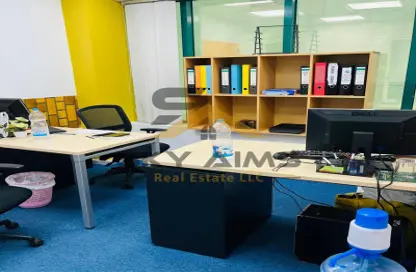 مكتب - استوديو - 2 حمامات للايجار في المرقبات - ديرة - دبي