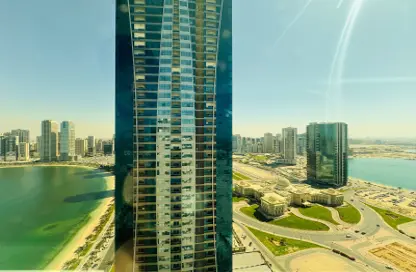 شقة - 2 غرف نوم - 2 حمامات للايجار في الواحة ريزيدنس - الخان - الشارقة