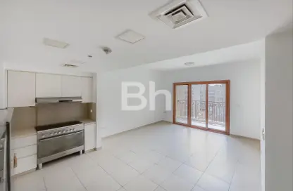 Apartment - 2 Bedrooms - 2 Bathrooms for rent in Zahra Breeze Apartments 4A - Zahra Breeze Apartments - Town Square - Dubai
