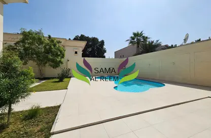 Villa - 5 Bedrooms - 6 Bathrooms for rent in Jumeirah 1 Villas - Jumeirah 1 - Jumeirah - Dubai