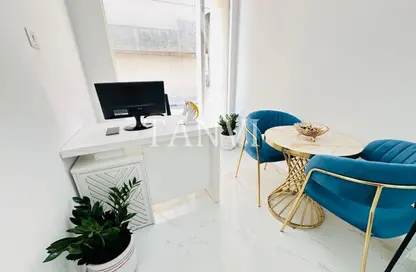 Office Space - Studio - 1 Bathroom for rent in Reem Residency - Al Karama - Dubai
