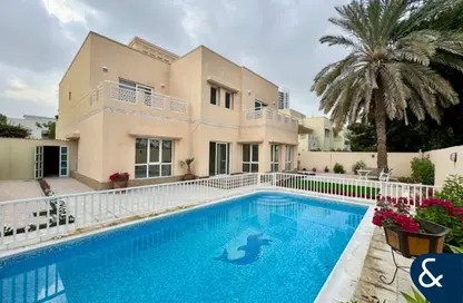 Villa - 6 Bedrooms - 5 Bathrooms for rent in Meadows 1 - Meadows - Dubai