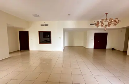 Apartment - 4 Bedrooms - 5 Bathrooms for sale in Rimal 5 - Rimal - Jumeirah Beach Residence - Dubai