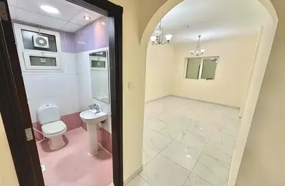 Apartment - 2 Bedrooms - 2 Bathrooms for rent in Muwaileh 29 Building - Muwaileh - Sharjah