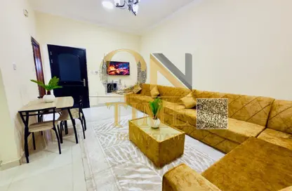 شقة - 2 غرف نوم - 2 حمامات للايجار في مساكن كورنيش عجمان - طريق كورنيش عجمان - عجمان