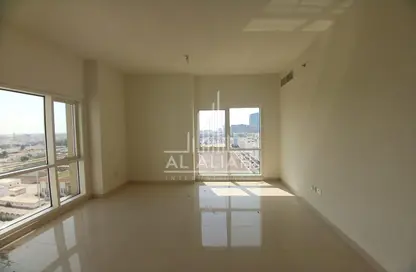 صورة لـ غرفة فارغة شقة - 2 غرف نوم - 3 حمامات للايجار في شارع المطار - أبوظبي ، صورة رقم 1