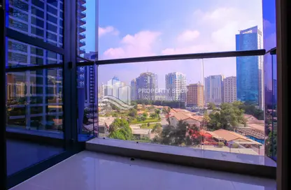 Apartment - 4 Bedrooms - 5 Bathrooms for rent in Wave tower - Corniche Road - Abu Dhabi