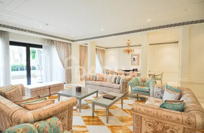 Penthouse - 3 Bedrooms - 5 Bathrooms for sale in Palazzo Versace - Culture Village - Dubai