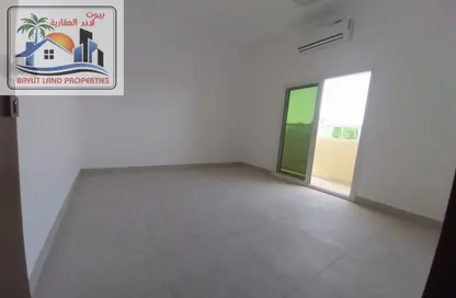 شقة - 2 غرف نوم - 1 حمام للايجار في مبنى ثاني اليرموك - حلوان - الشارقة