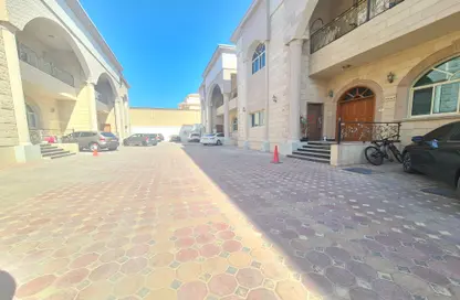 صورة لـ مبنى خارجي شقة - 1 حمام للايجار في مدينة خليفة أ - مدينة خليفة - أبوظبي ، صورة رقم 1