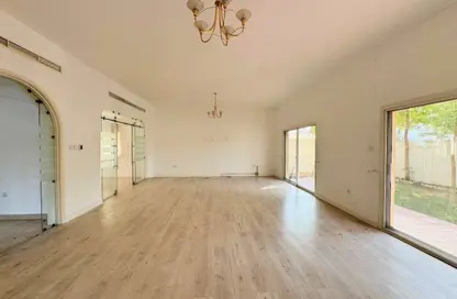 Villa - 5 Bedrooms - 6 Bathrooms for rent in Umm Suqeim 2 Villas - Umm Suqeim 2 - Umm Suqeim - Dubai