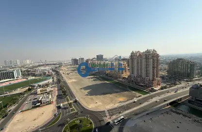 شقة - 2 غرف نوم - 3 حمامات للايجار في برج هيرا - مدينة دبي الرياضية - دبي